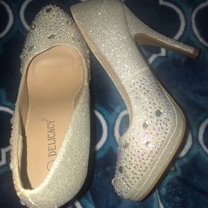 Bedazzled silver heels🤩